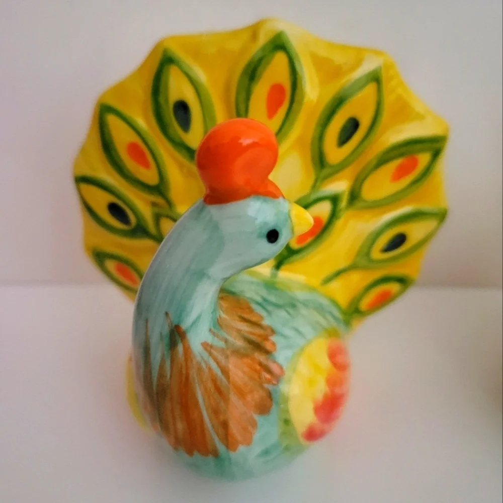 Pier 1 Peacock bird salt pepper shaker set
